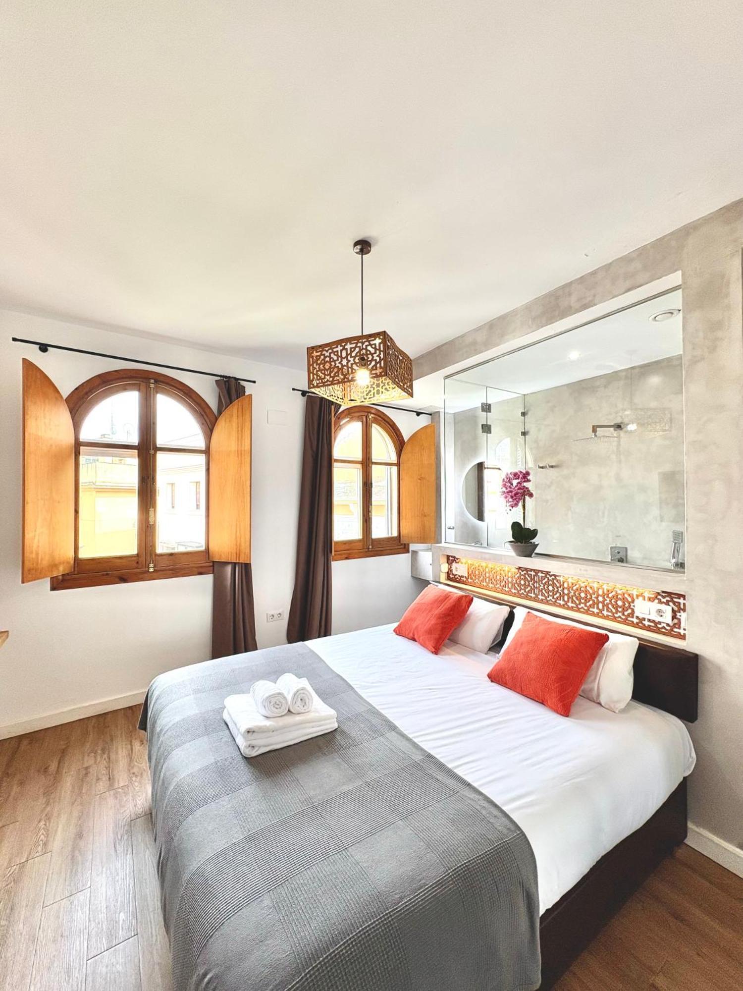 Unique House - Private Spa&Pool -StayinSevilla Bagian luar foto