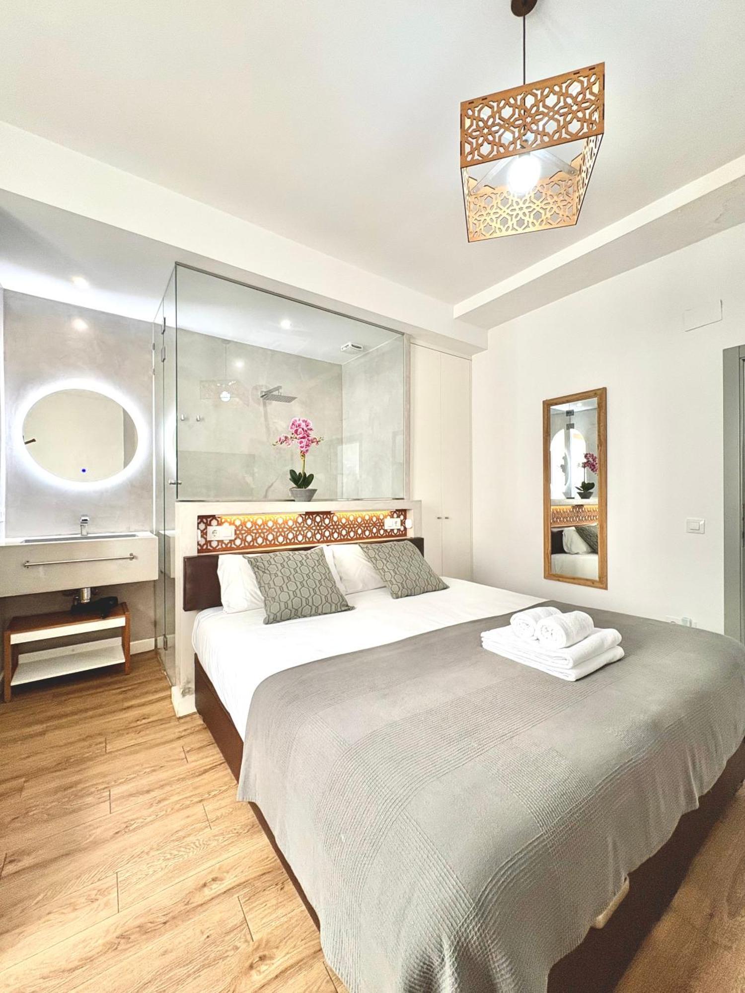 Unique House - Private Spa&Pool -StayinSevilla Bagian luar foto