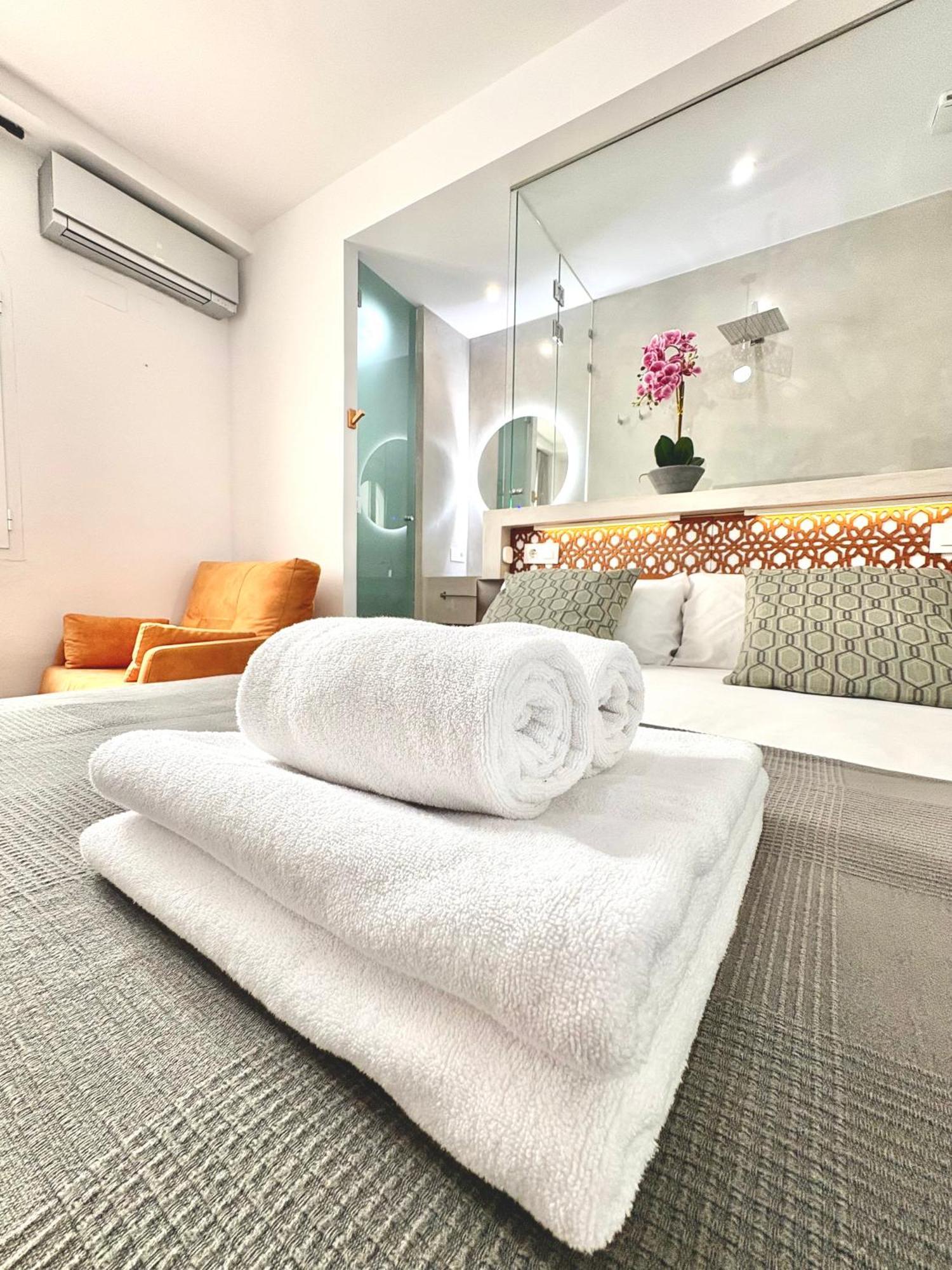 Unique House - Private Spa&Pool -StayinSevilla Bagian luar foto