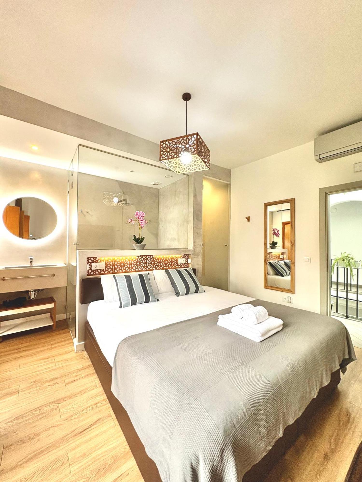 Unique House - Private Spa&Pool -StayinSevilla Bagian luar foto