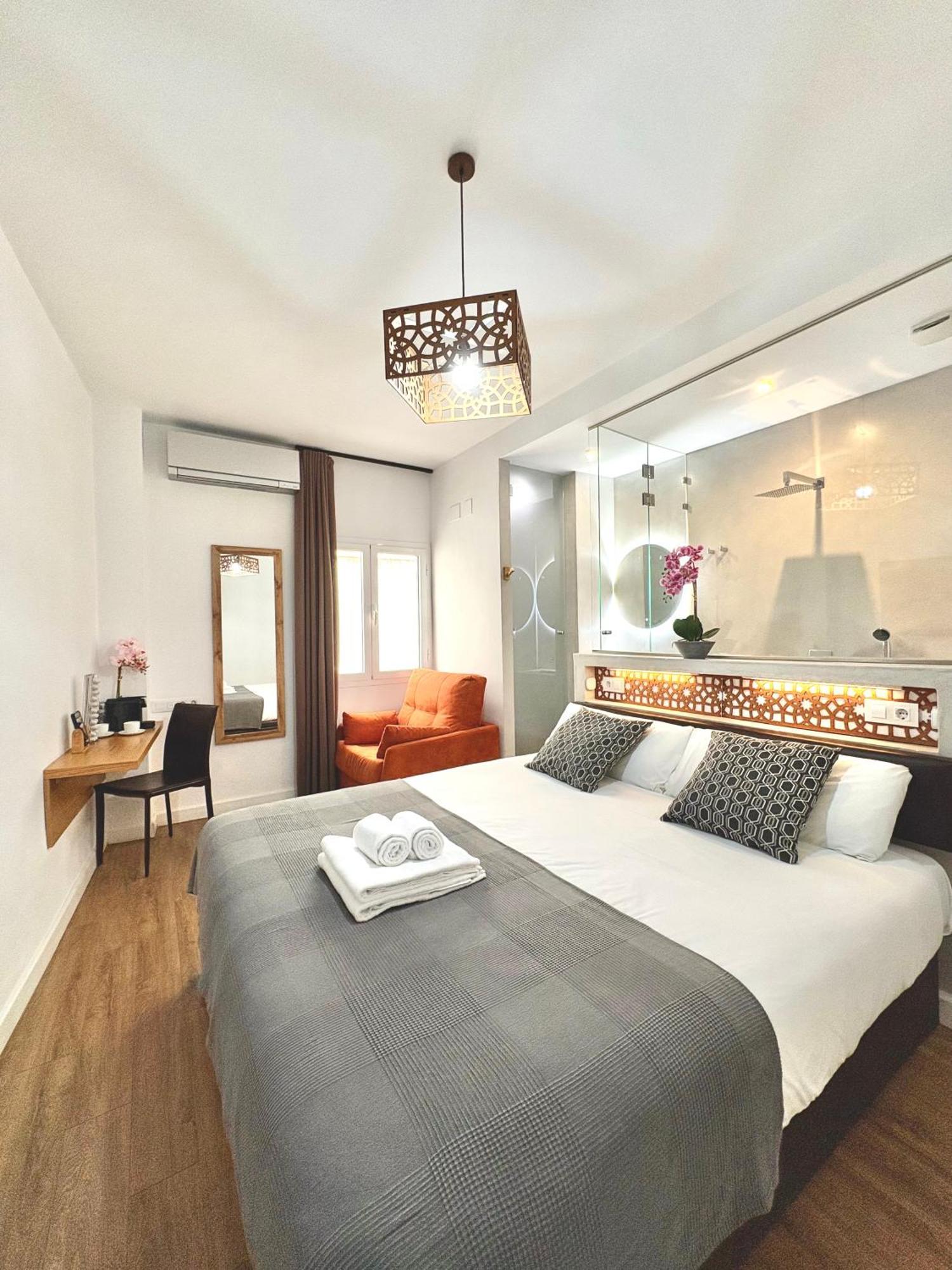 Unique House - Private Spa&Pool -StayinSevilla Bagian luar foto