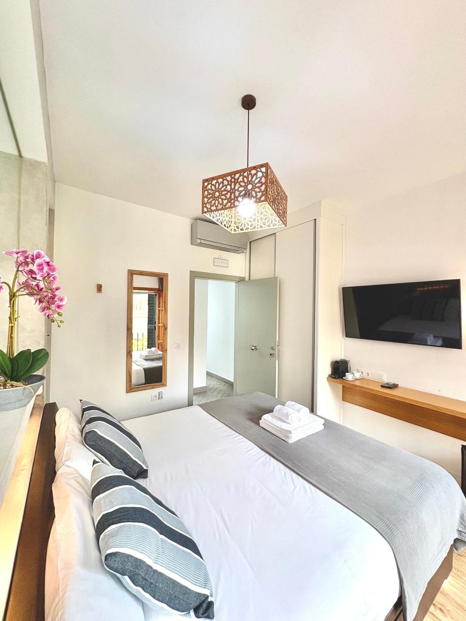 Unique House - Private Spa&Pool -StayinSevilla Bagian luar foto