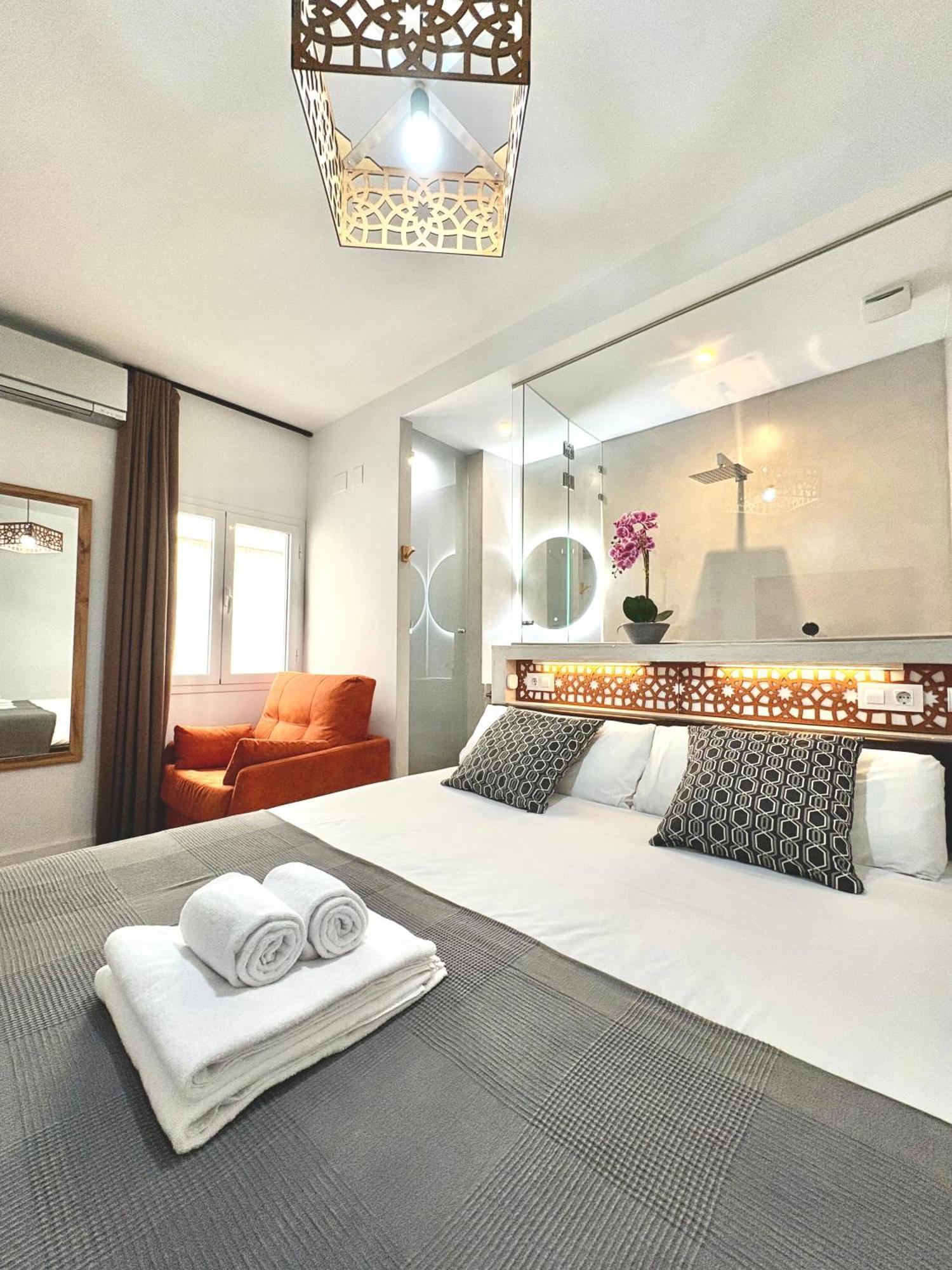 Unique House - Private Spa&Pool -StayinSevilla Bagian luar foto