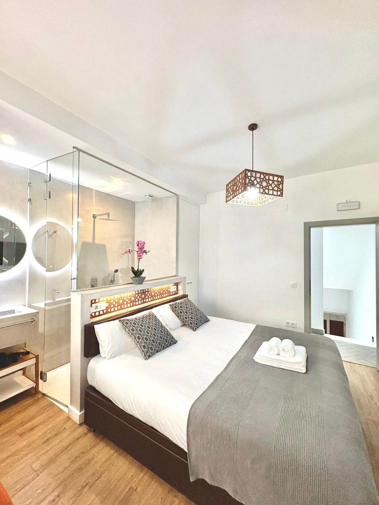 Unique House - Private Spa&Pool -StayinSevilla Bagian luar foto