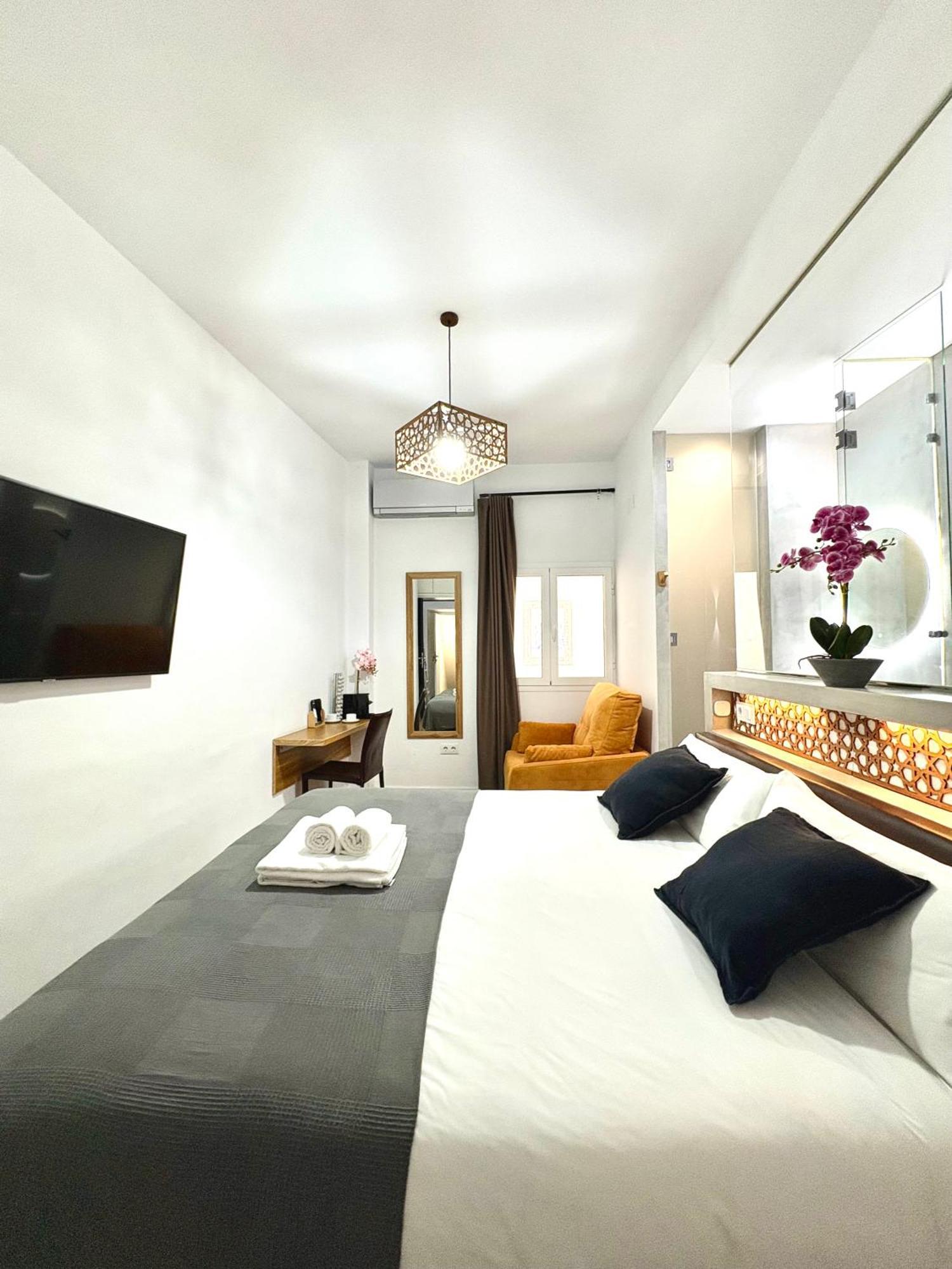 Unique House - Private Spa&Pool -StayinSevilla Bagian luar foto