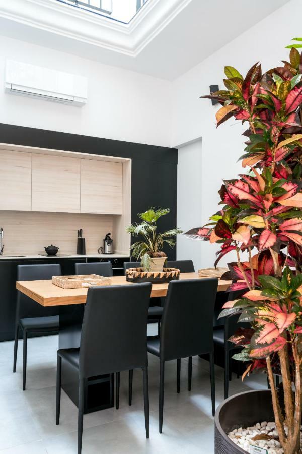 Unique House - Private Spa&Pool -StayinSevilla Bagian luar foto