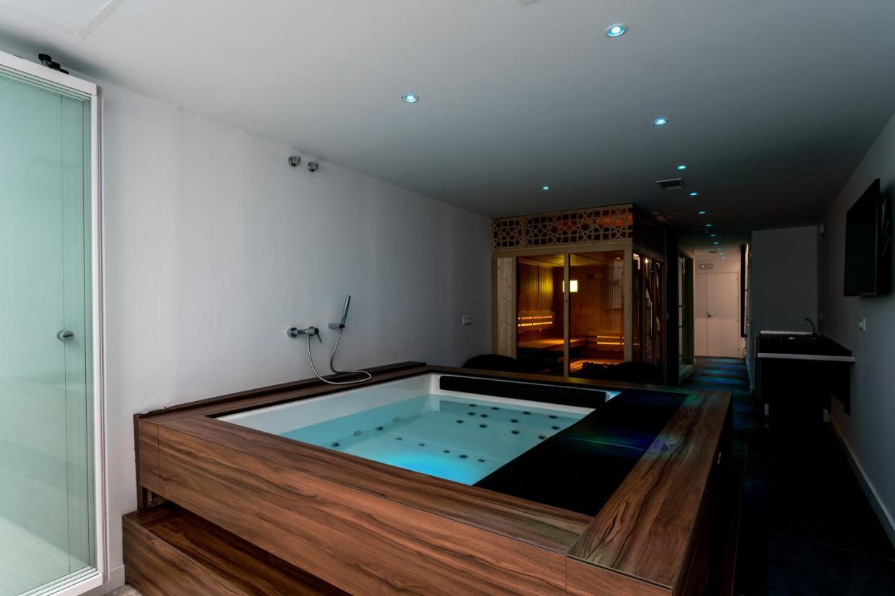 Unique House - Private Spa&Pool -StayinSevilla Bagian luar foto